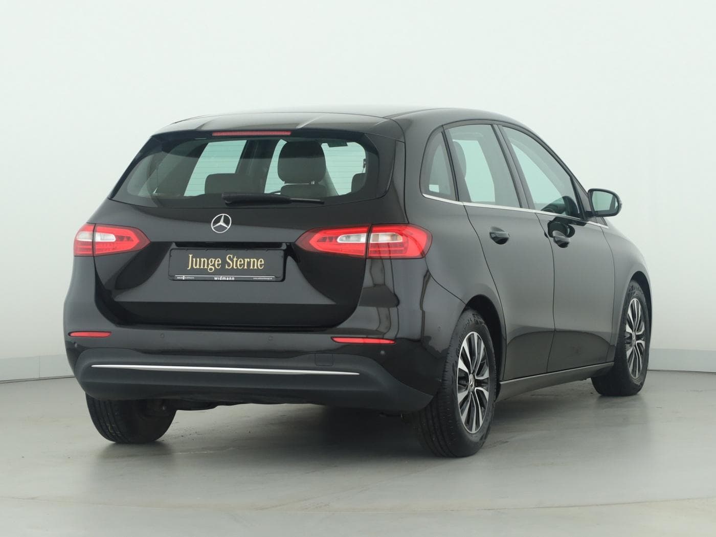 Mercedes-Benz B 180 d Bild 2