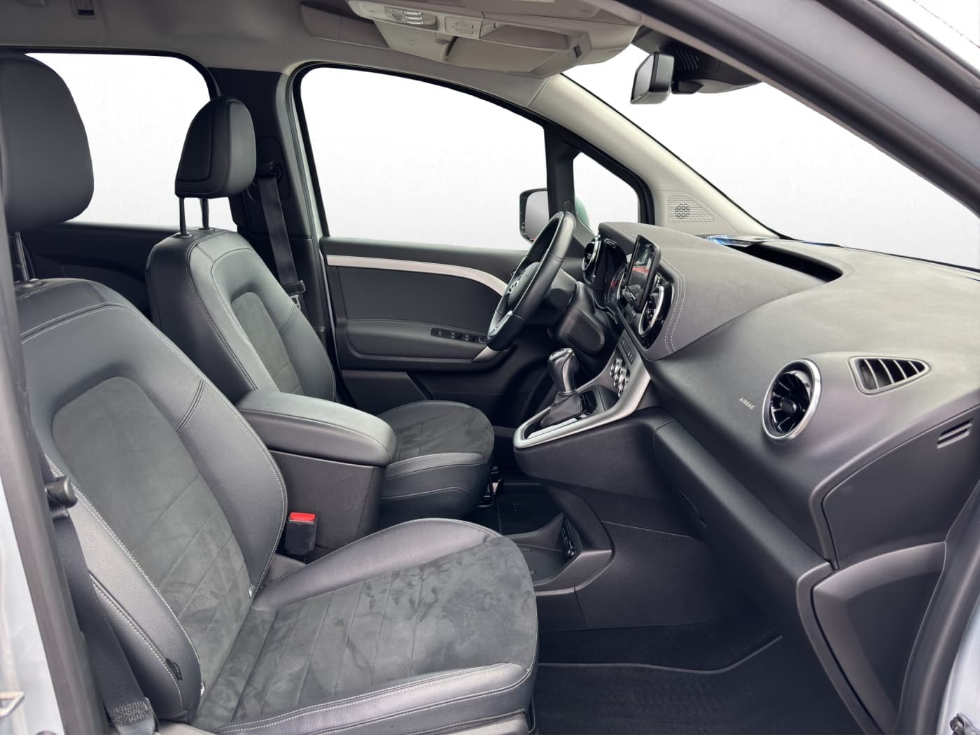 Mercedes-Benz T 180 d PROGRESSIVE Standard Bild 15