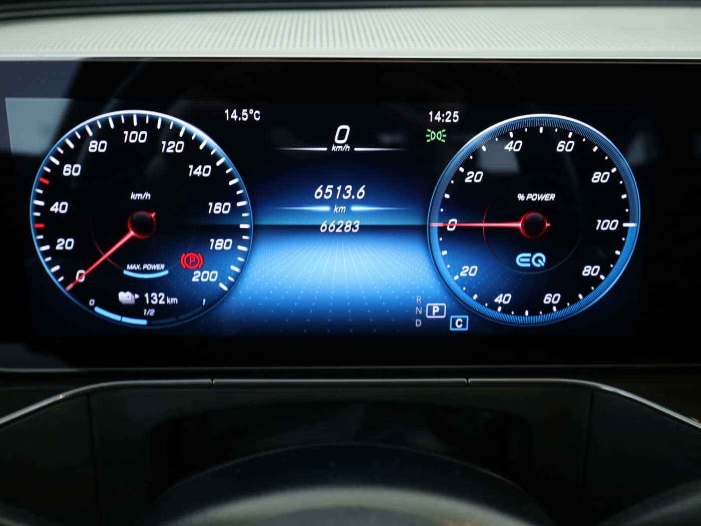 Mercedes-Benz EQC 400 4M Bild 12