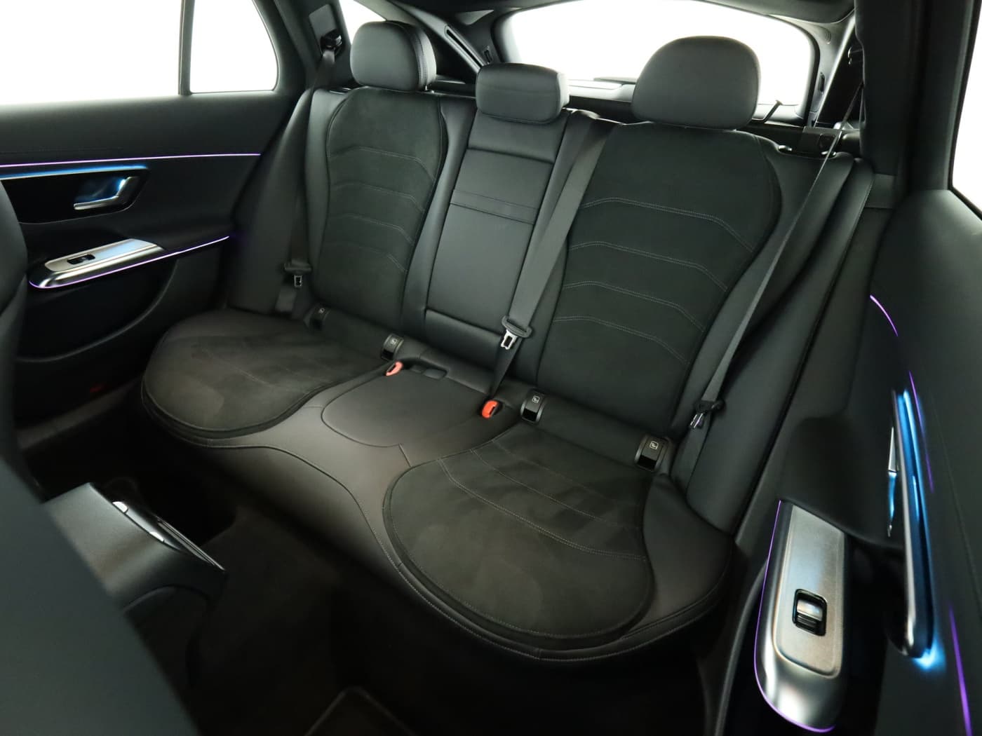 Mercedes-Benz E 220 d 4M T Bild 18