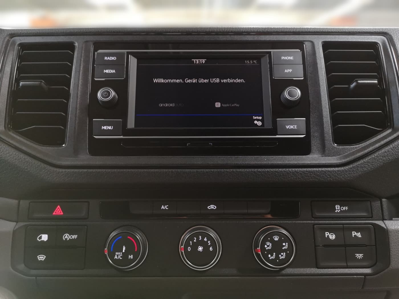 Volkswagen Crafter 35 Kasten Motor: 2.0 l TDI EU6-EA SCR 103 kW Getriebe: Frontantrieb 6-Gang-Schaltgetriebe Ra Bild 13