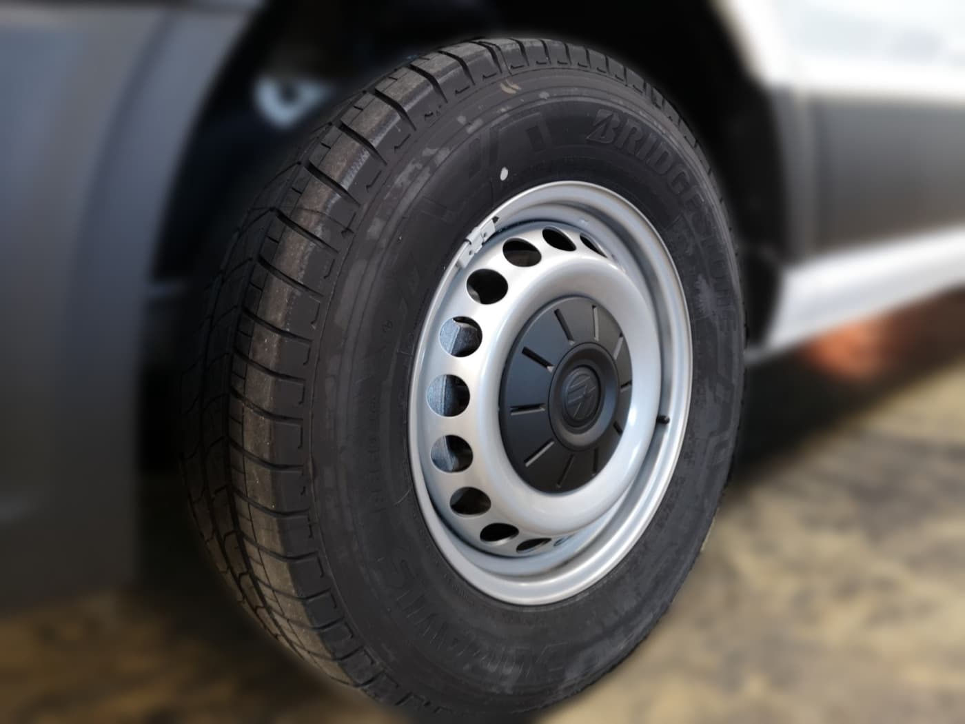 Volkswagen Crafter 35 Kasten Motor: 2.0 l TDI EU6-EA SCR 103 kW Getriebe: Frontantrieb 6-Gang-Schaltgetriebe Ra Bild 7