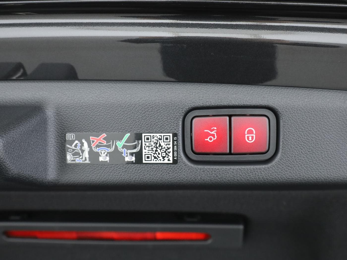 Mercedes-Benz E 400 e 4MATIC Bild 25