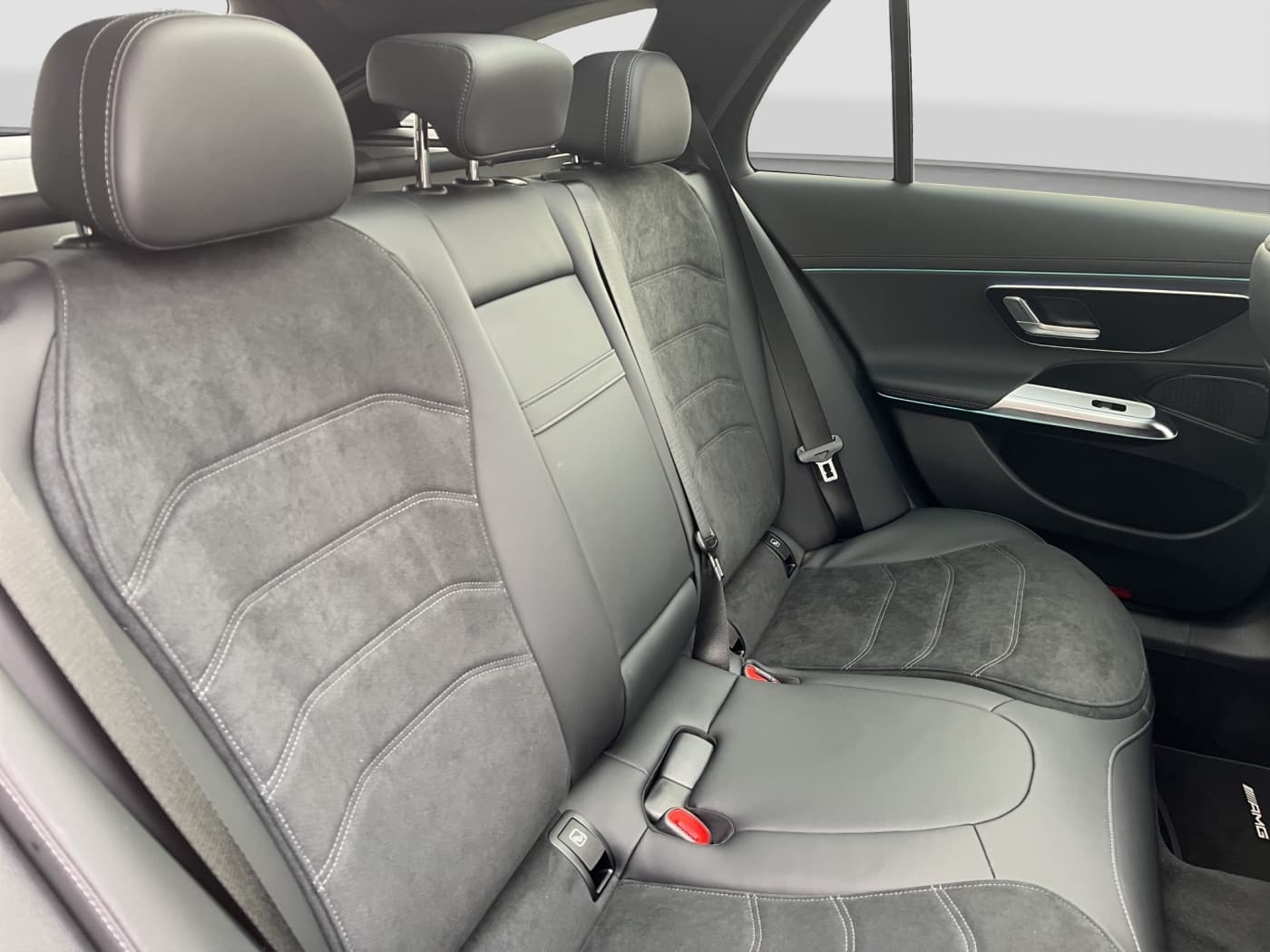 Mercedes-Benz E 220 d T-Mod. Bild 15