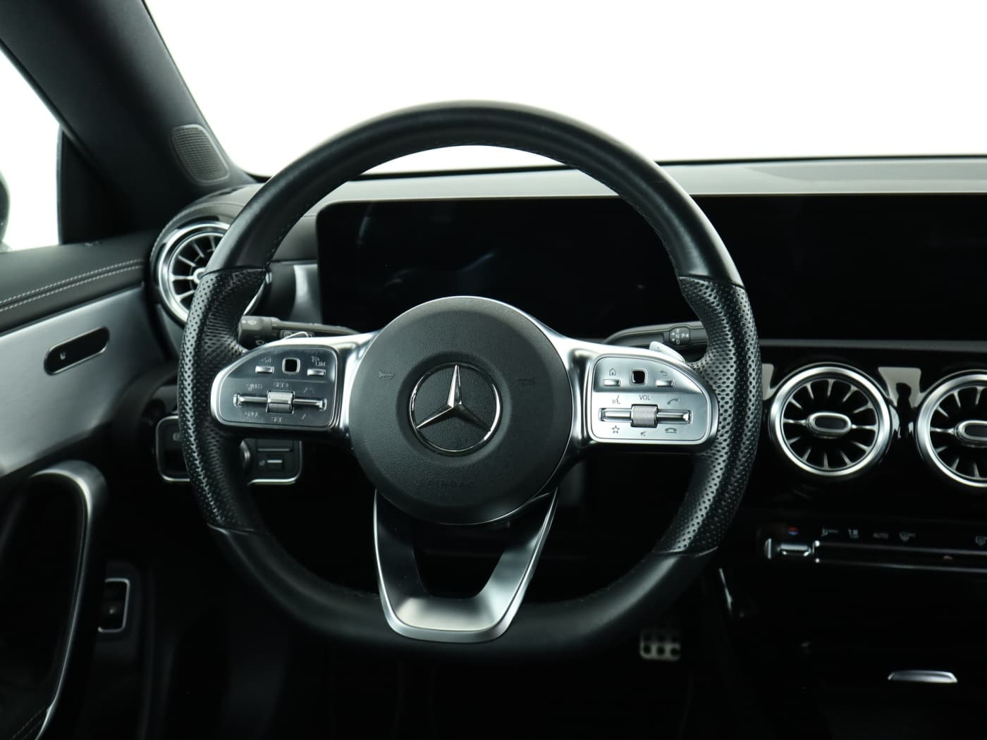 Mercedes-Benz CLA 250 e SB Bild 11