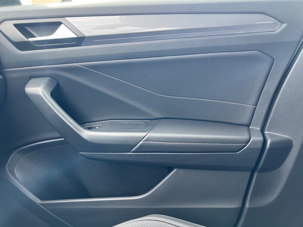 Volkswagen T-Roc Style 1.5 TSI 150 PS DSG AHK NAVI ACC LED Bild 14