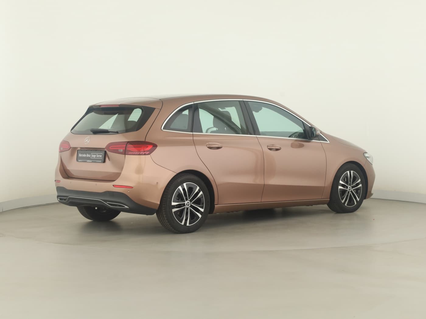 Mercedes-Benz B 180 d Bild 6