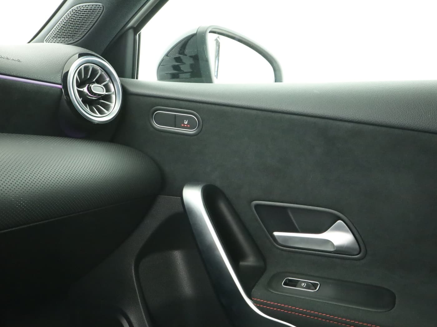 Mercedes-Benz A 250 e Bild 16