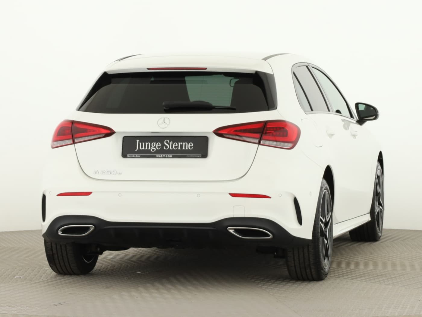 Mercedes-Benz A 250 e Bild 2