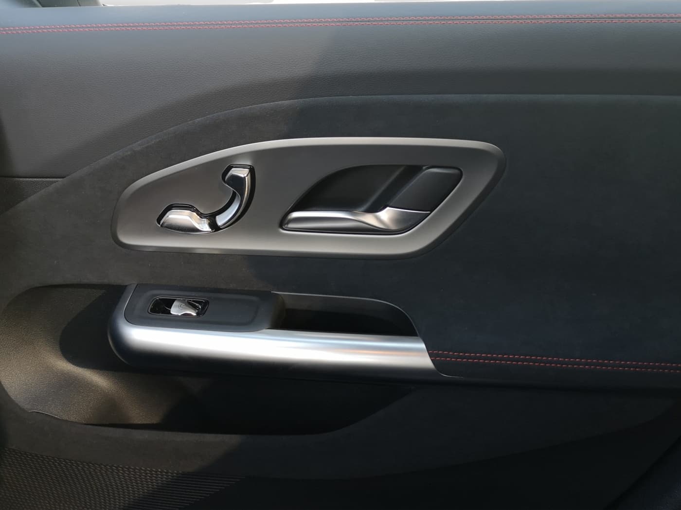 Mercedes-Benz CLA 350 4M EQ Bild 14