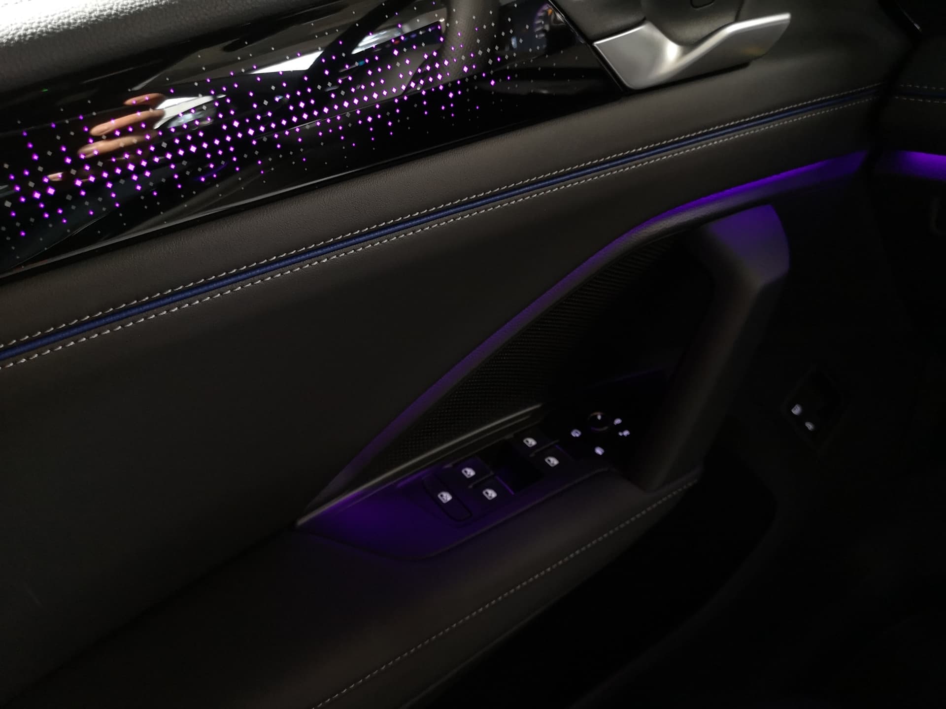 Volkswagen Tiguan R-Line 1.5 l eHybrid OPF / 85 kW (115 PS) 6-Gang-Doppelkupplungsgetriebe DSG Bild 18