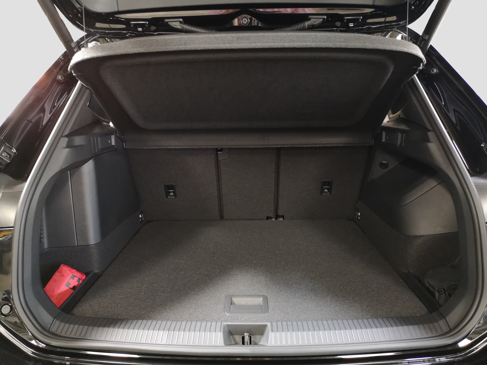 Volkswagen Tiguan R-Line 1.5 l eHybrid OPF / 85 kW (115 PS) 6-Gang-Doppelkupplungsgetriebe DSG Bild 19