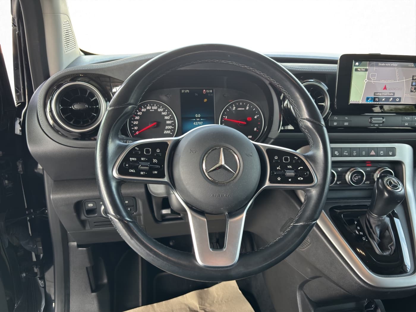 Mercedes-Benz T 180 d PROGRESSIVE Standard Bild 10