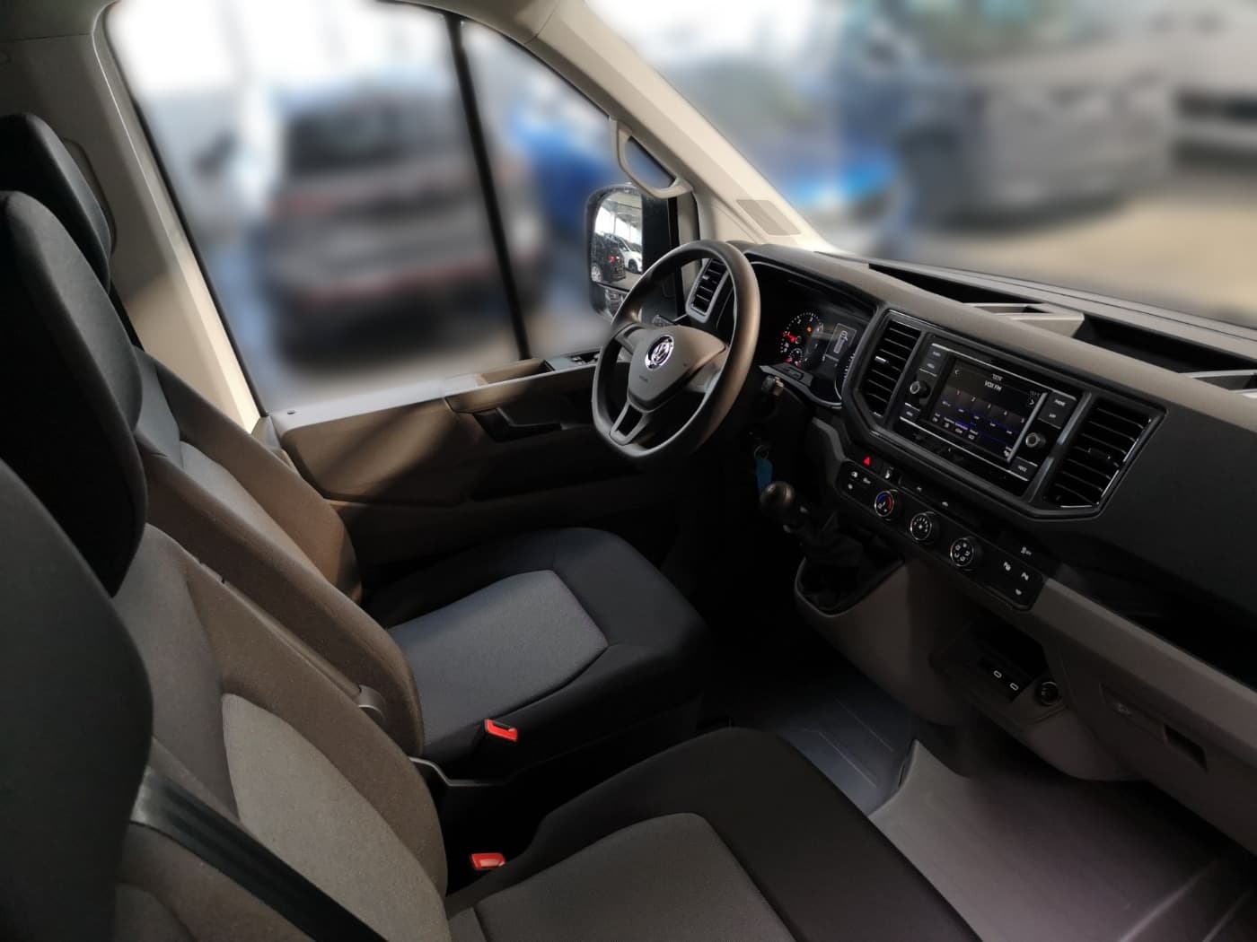 Volkswagen Crafter 35 Kasten Motor: 2.0 l TDI Euro 6d SCR 103 kW  Getriebe: Frontantrieb 6-Gang-Schaltgetriebe Bild 8