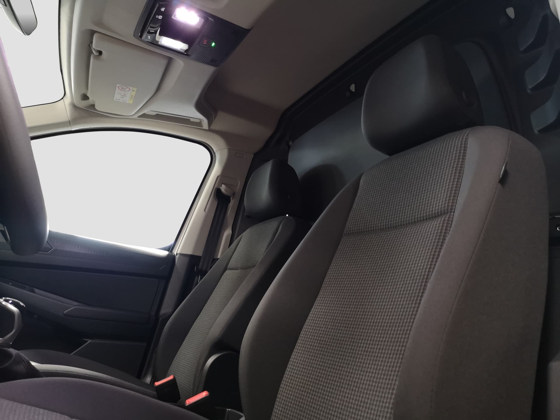 Volkswagen Caddy Cargo Motor: 2.0 l TDI Bild 15