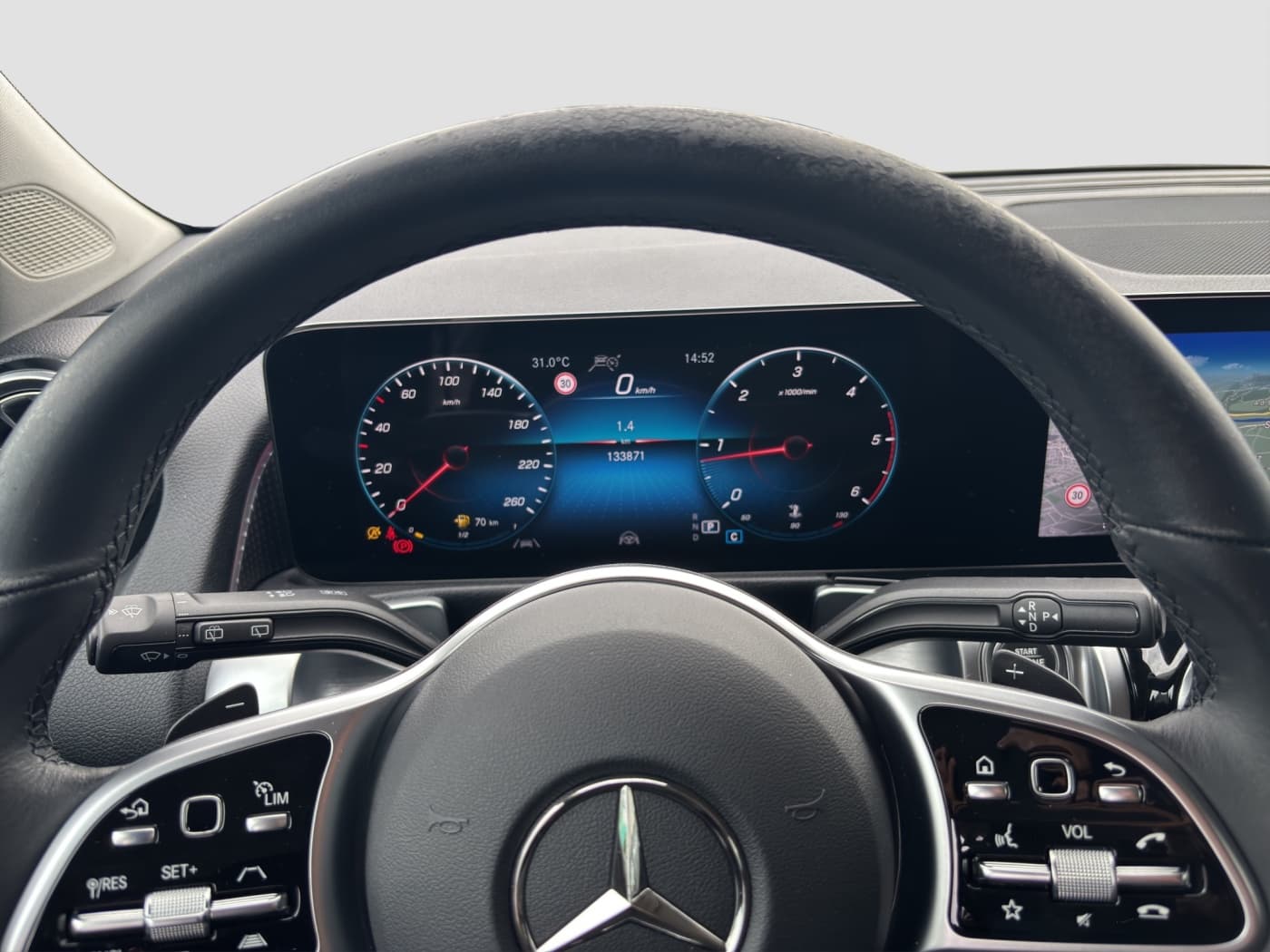 Mercedes-Benz GLB 220 d 4M Bild 11