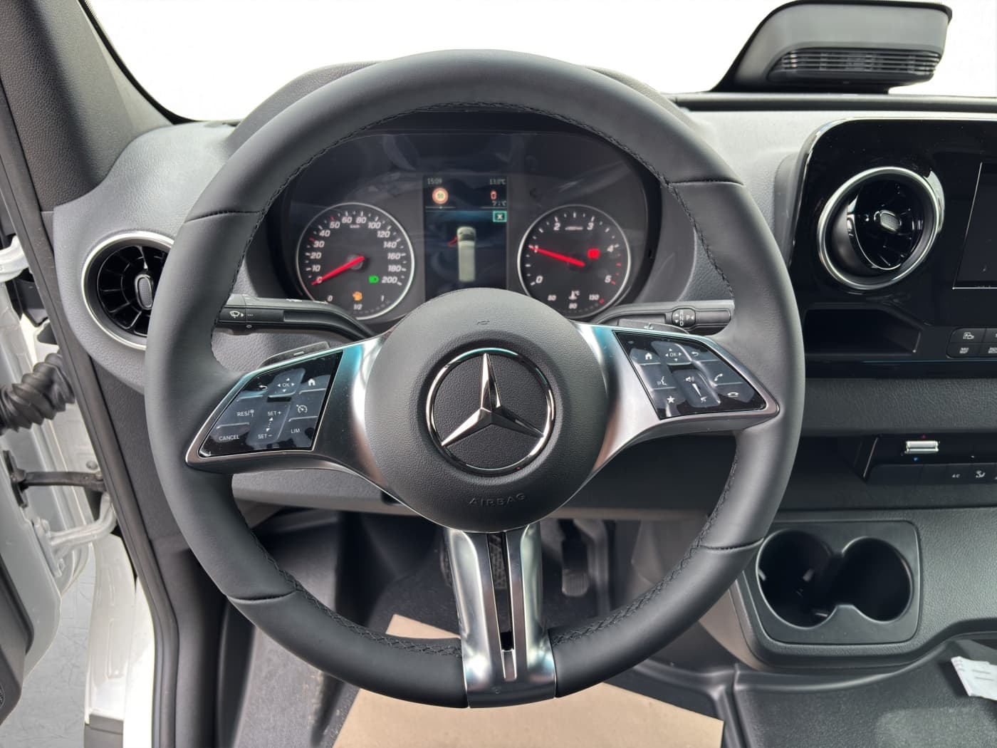 Mercedes-Benz Sprinter 319 CDI Kasten PRO Hochdach Lang Bild 10