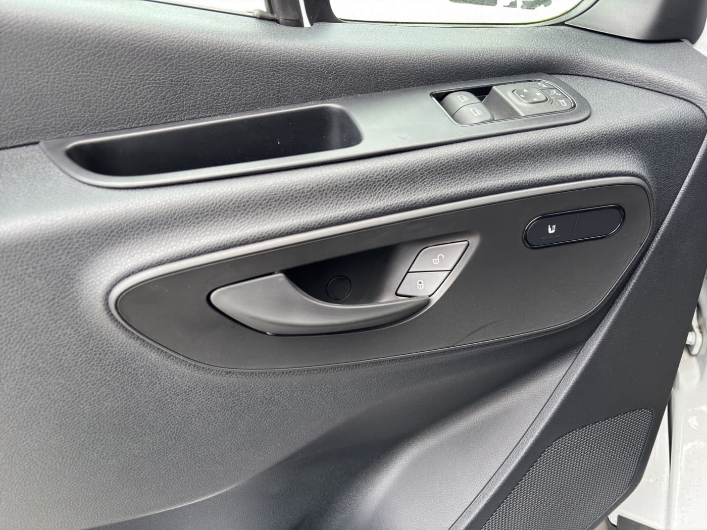 Mercedes-Benz Sprinter 319 CDI Kasten PRO Hochdach Lang Bild 16