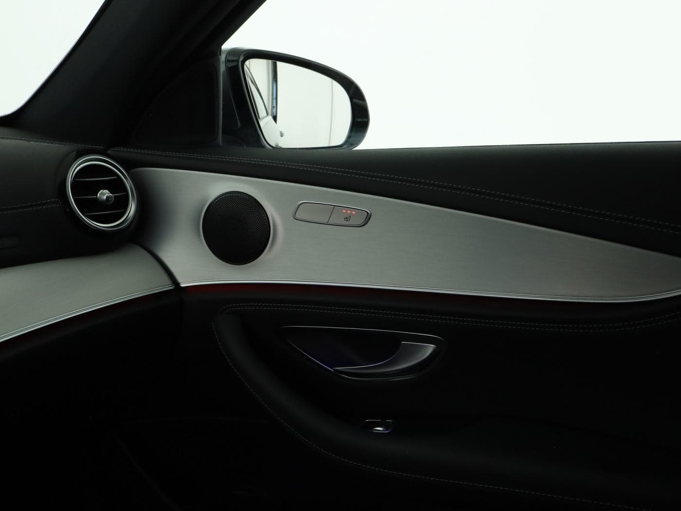 Mercedes-Benz E 300 de 4M T Bild 16