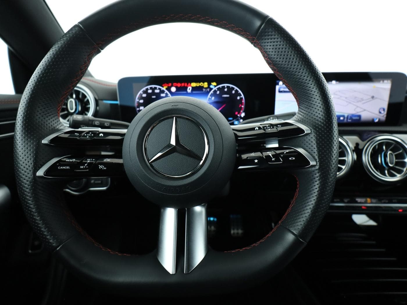 Mercedes-Benz CLA 200 SB Bild 11