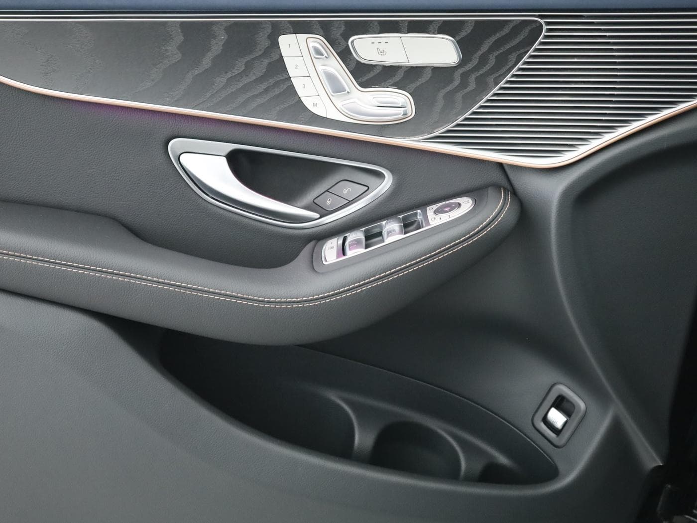 Mercedes-Benz EQC 400 4M Bild 20