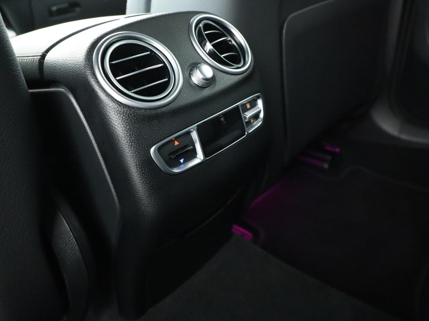 Mercedes-Benz EQC 400 4M Bild 23