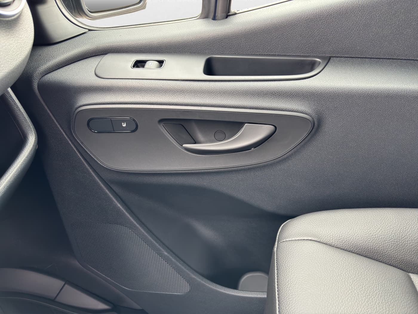 Mercedes-Benz Sprinter 319 CDI Kasten SELECT Hochdach Lang Bild 14