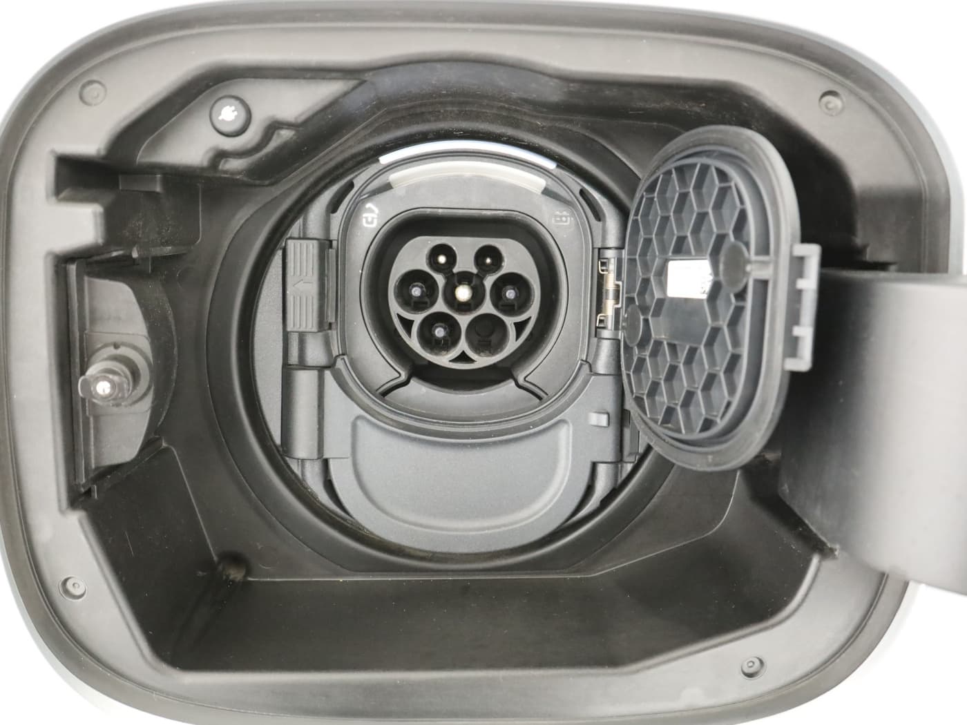 Mercedes-Benz A 250 e Bild 24