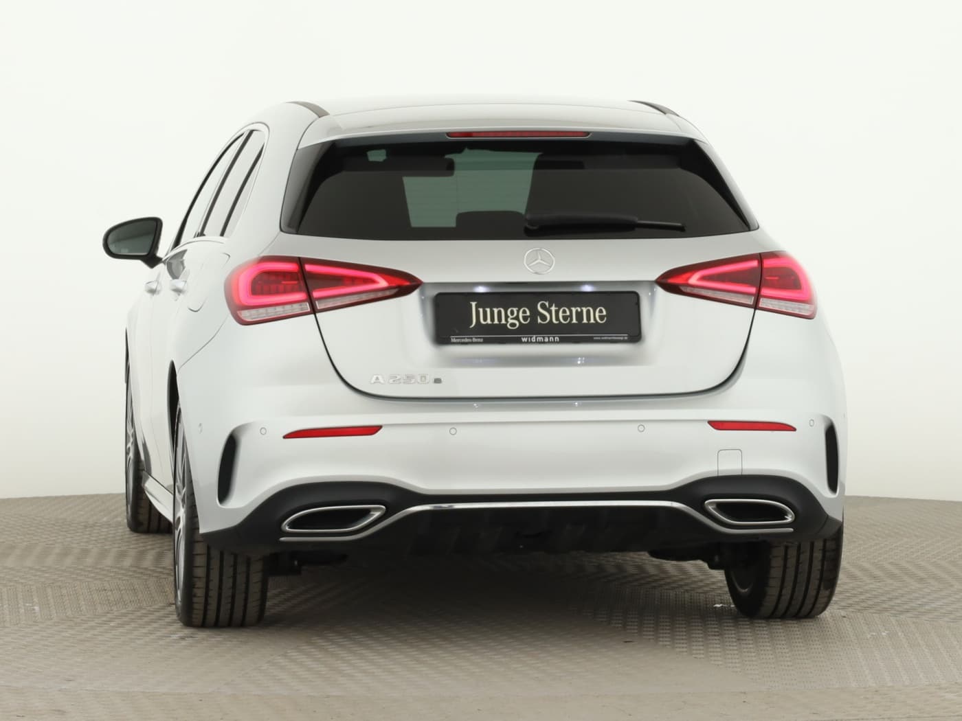 Mercedes-Benz A 250 e Bild 4