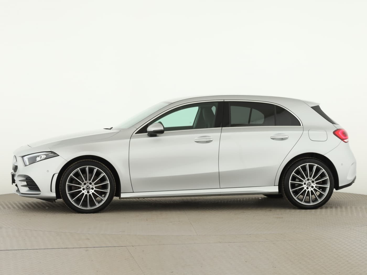 Mercedes-Benz A 250 e Bild 7