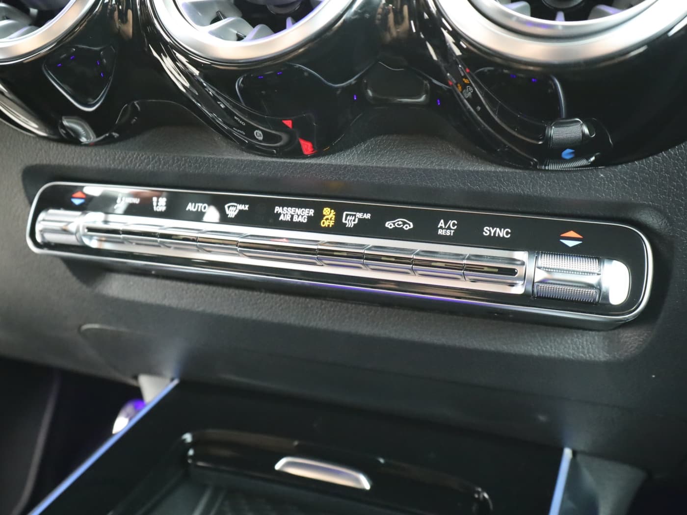 Mercedes-Benz GLB 220 d 4M Bild 14