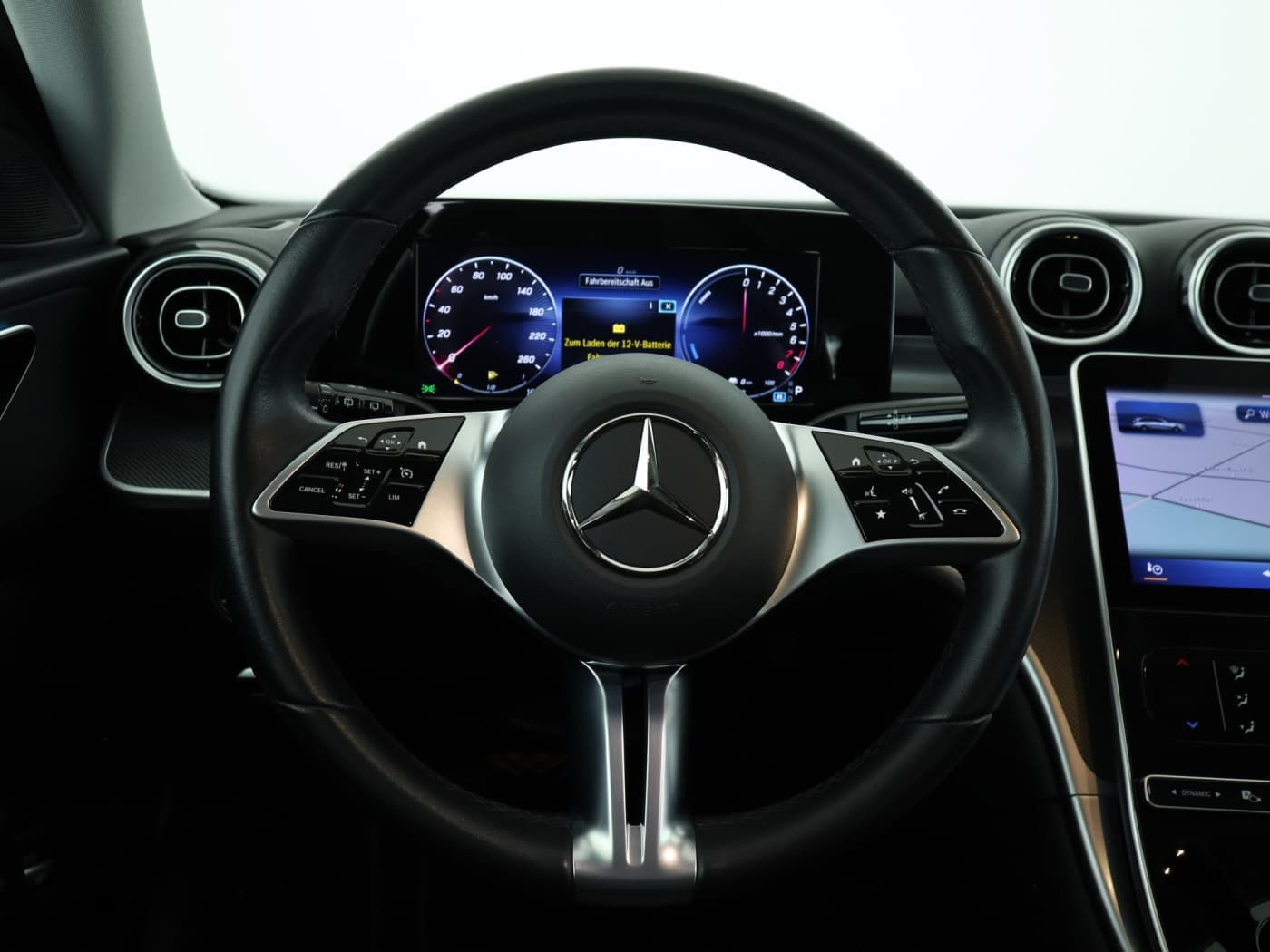 Mercedes-Benz C 300 e T Bild 11