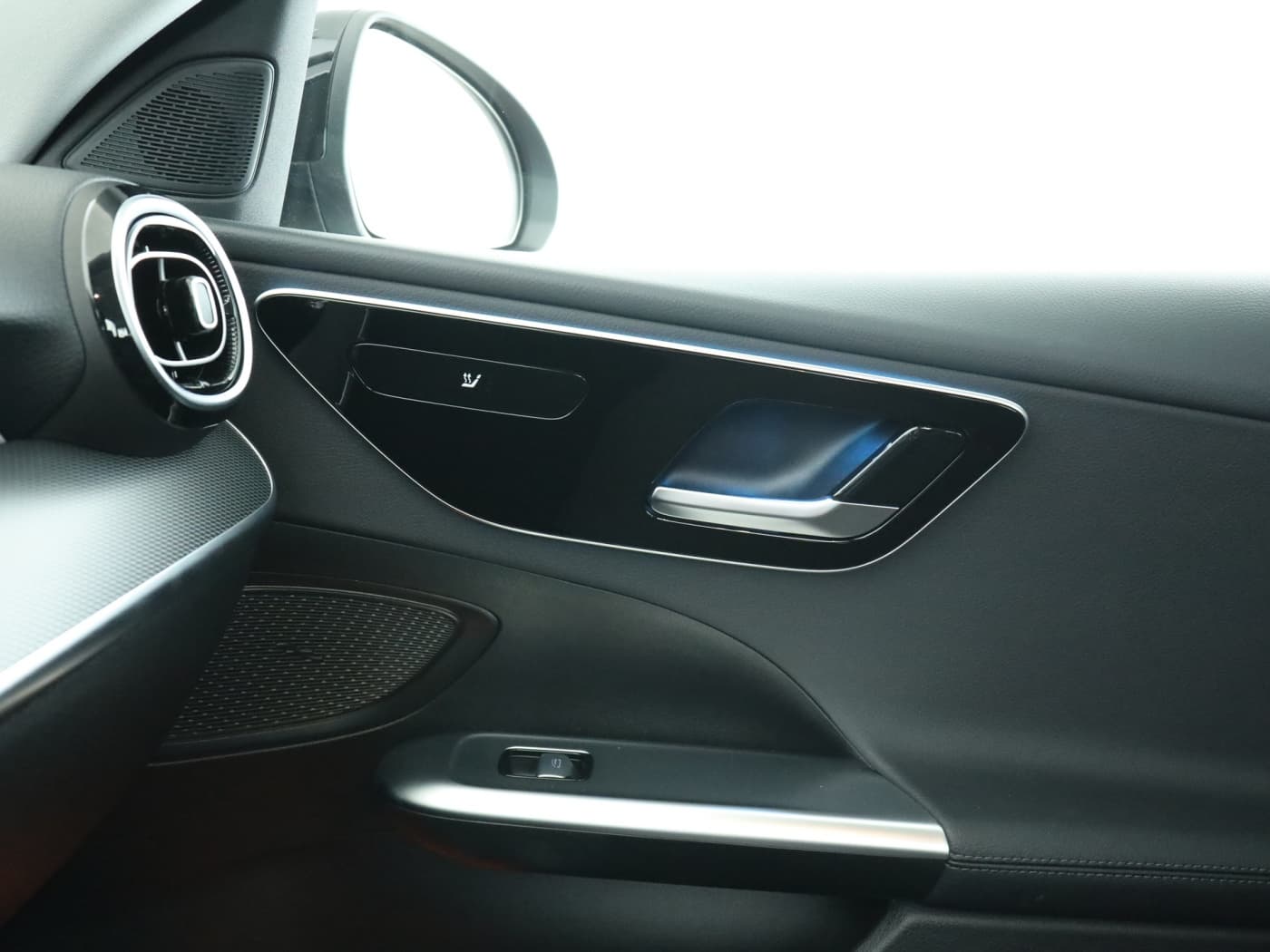 Mercedes-Benz C 300 e T Bild 16