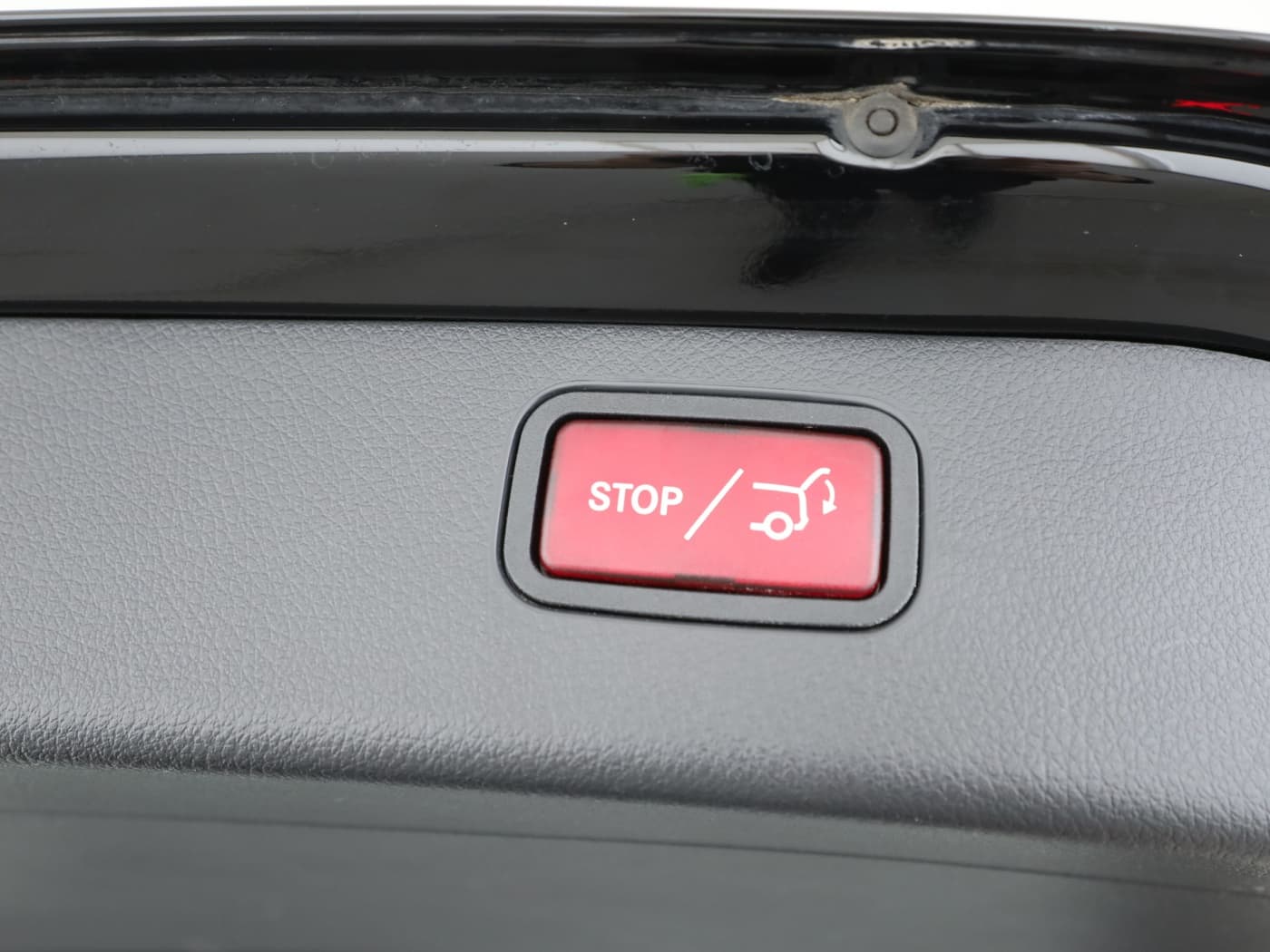 Mercedes-Benz C 300 e T Bild 25