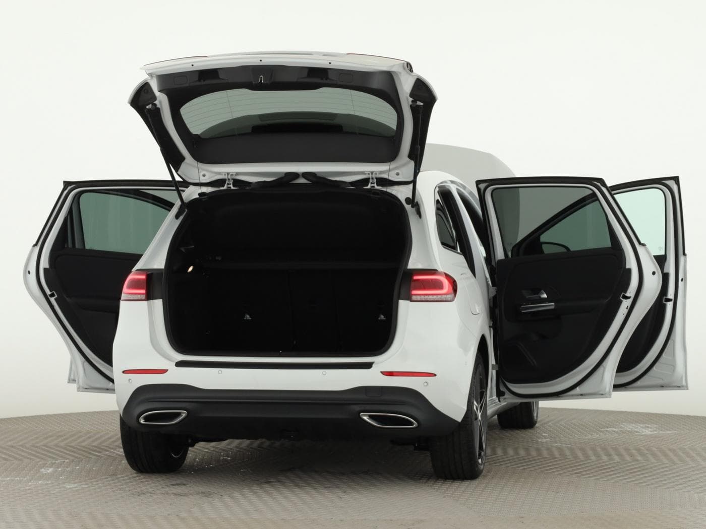 Mercedes-Benz B 250 e Bild 9