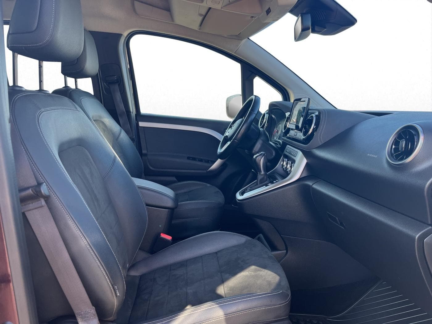 Mercedes-Benz T 180 d Bild 15