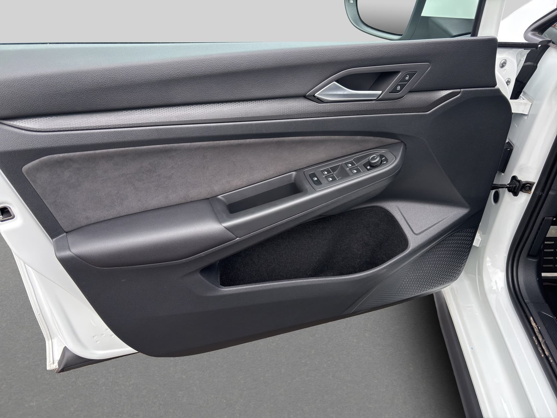 Volkswagen Golf GTI 2.0 TSI 245 PS NAVI ACC Kamera Schaltgetriebe Bild 15