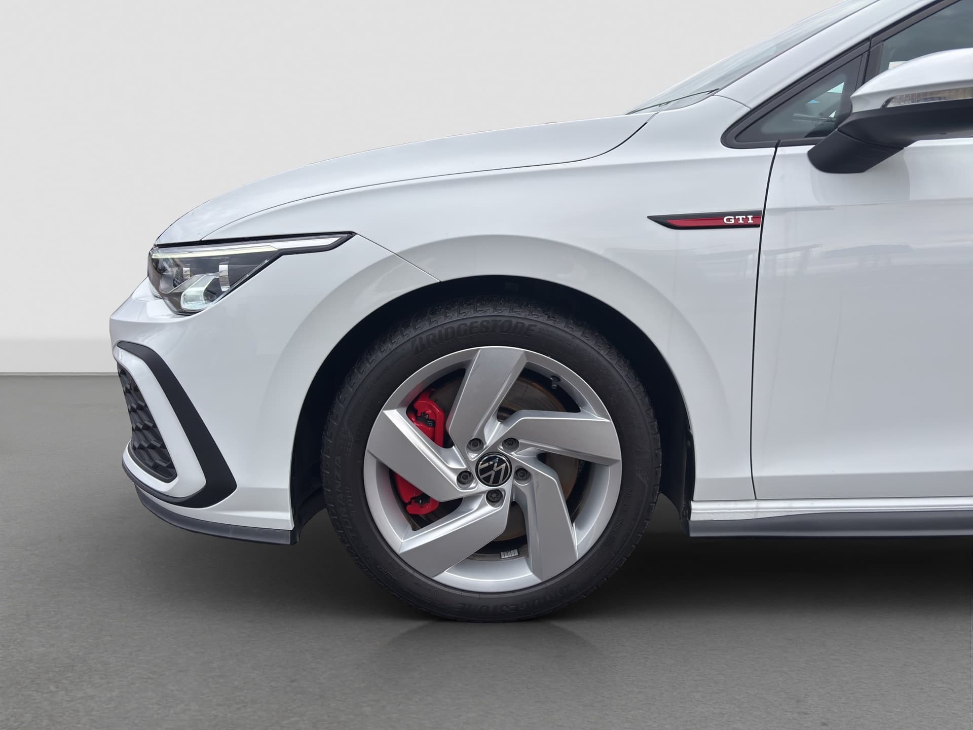 Volkswagen Golf GTI 2.0 TSI 245 PS NAVI ACC Kamera Schaltgetriebe Bild 17