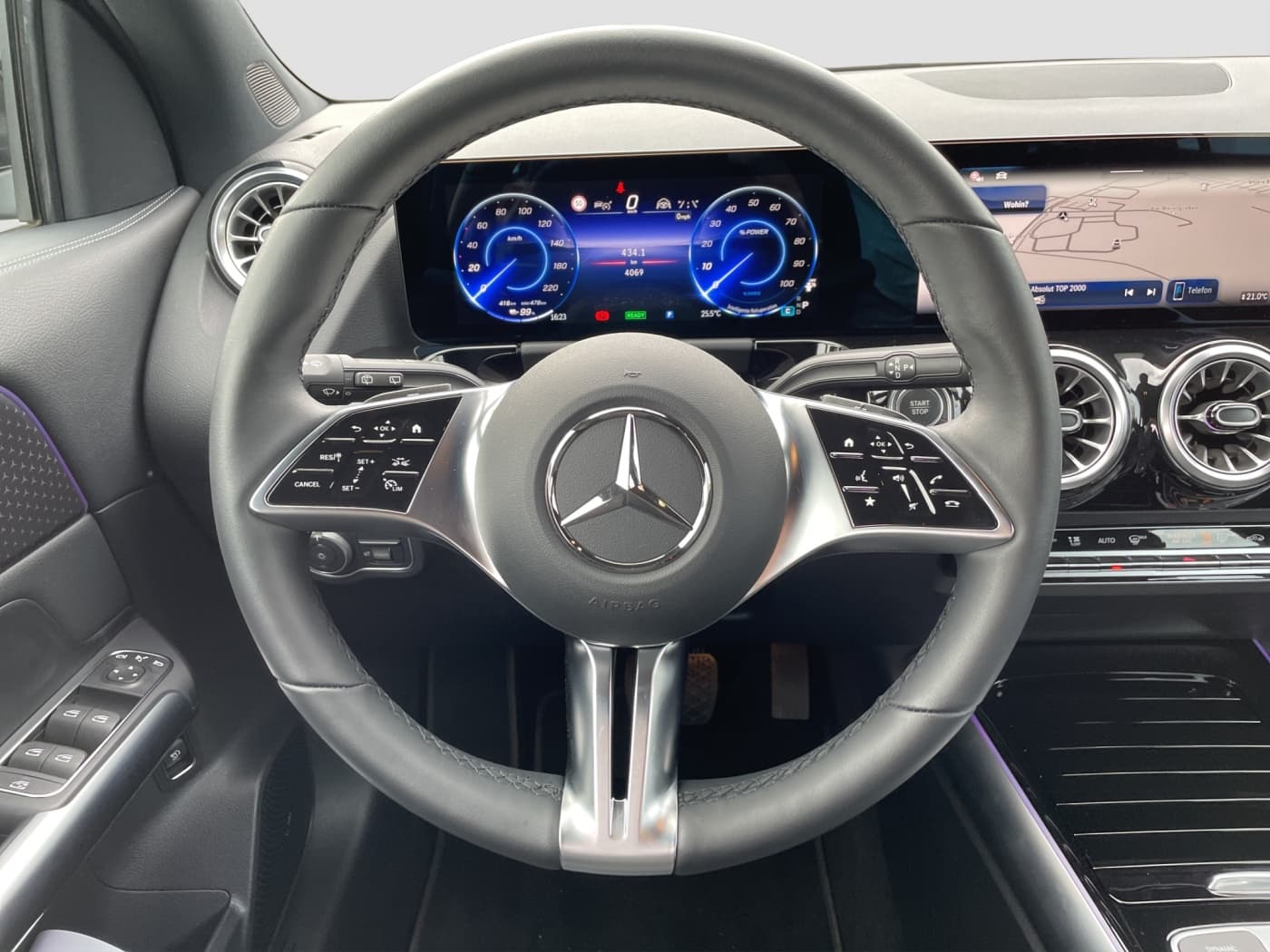 Mercedes-Benz EQA 300 4M Bild 10