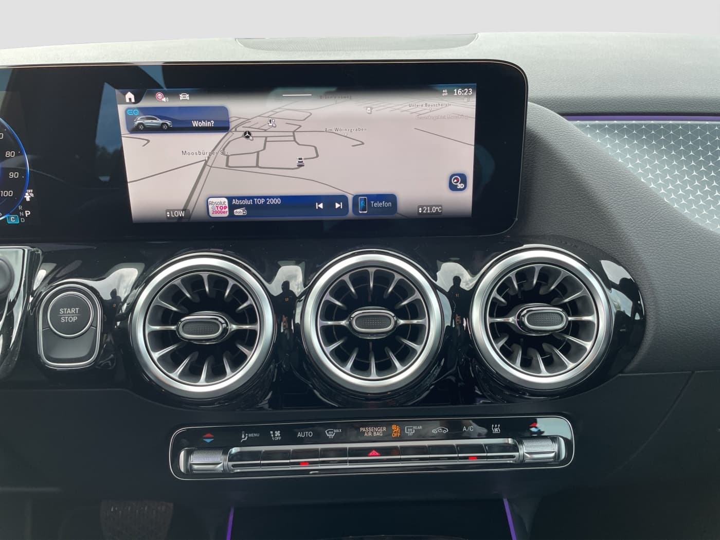 Mercedes-Benz EQA 300 4M Bild 12