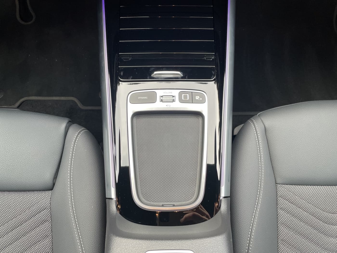 Mercedes-Benz EQA 300 4M Bild 13