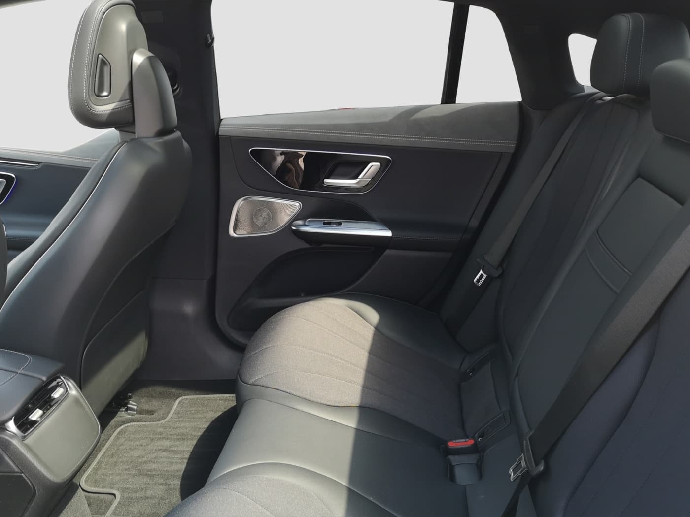 Mercedes-Benz EQE 350 Bild 16