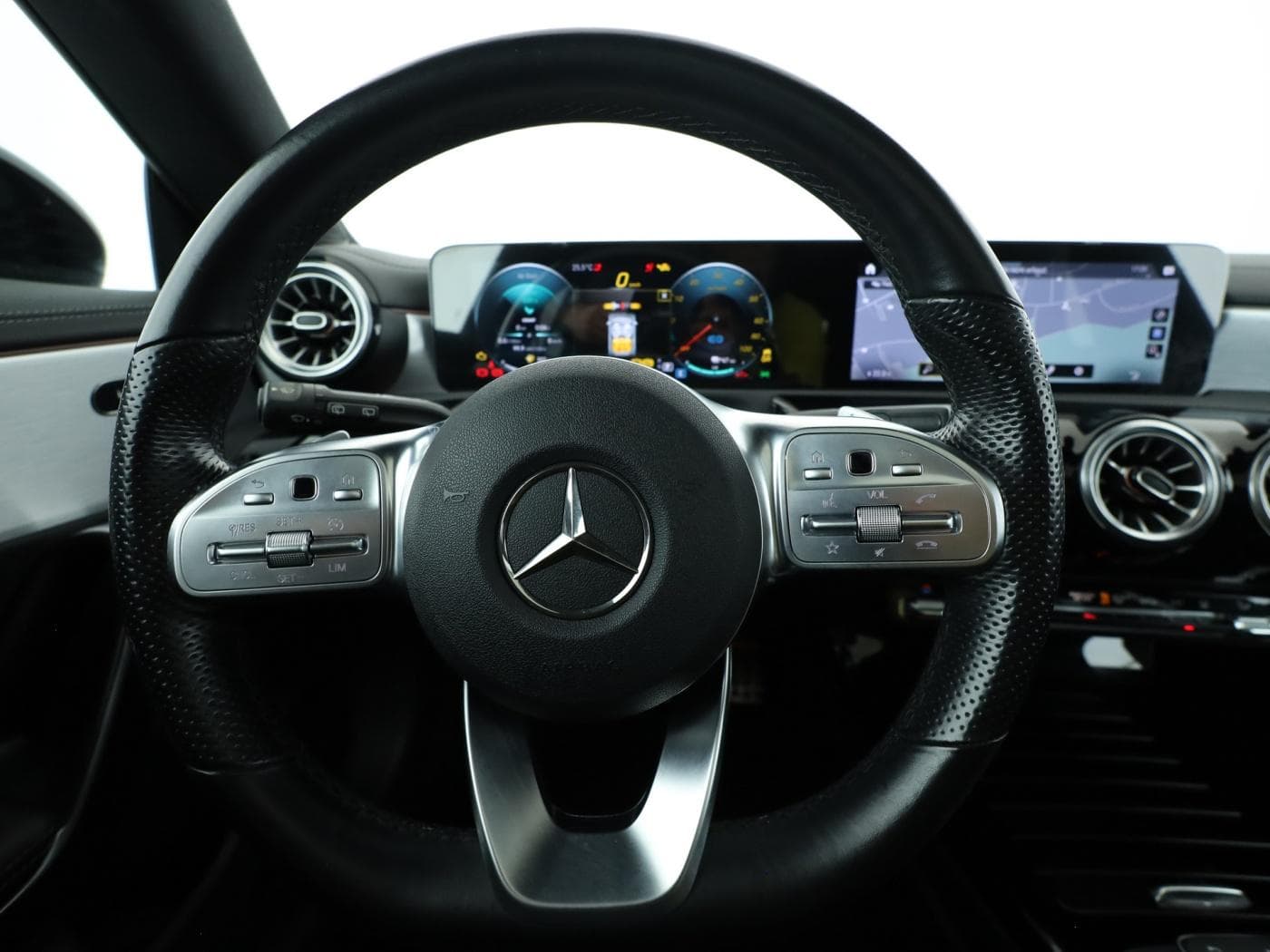 Mercedes-Benz CLA 250 e SB Bild 11