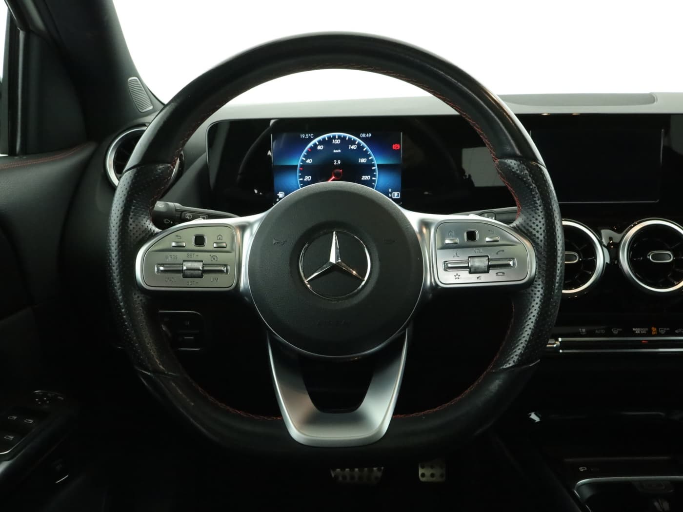 Mercedes-Benz GLA 200 Bild 11
