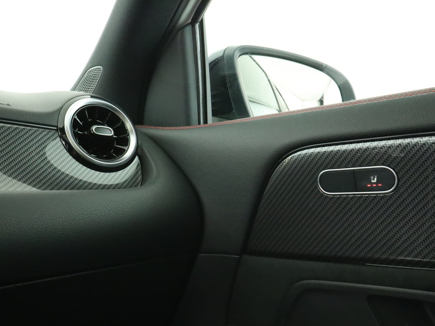 Mercedes-Benz GLA 200 Bild 16