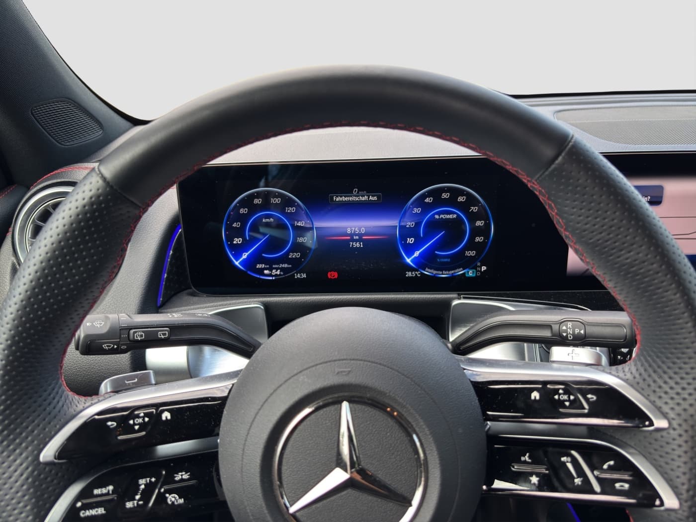 Mercedes-Benz EQB 300 4M Bild 11