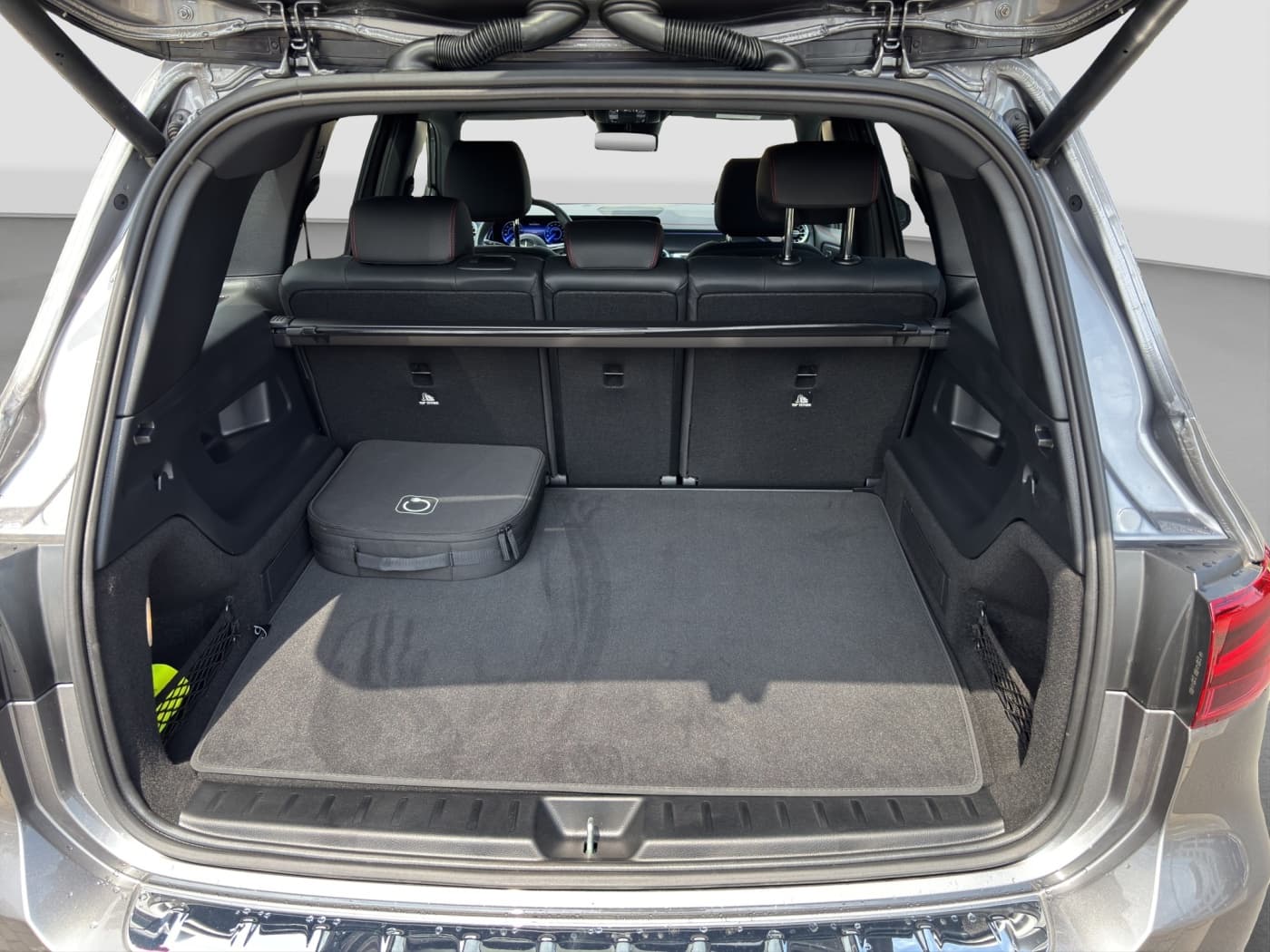 Mercedes-Benz EQB 300 4M Bild 18