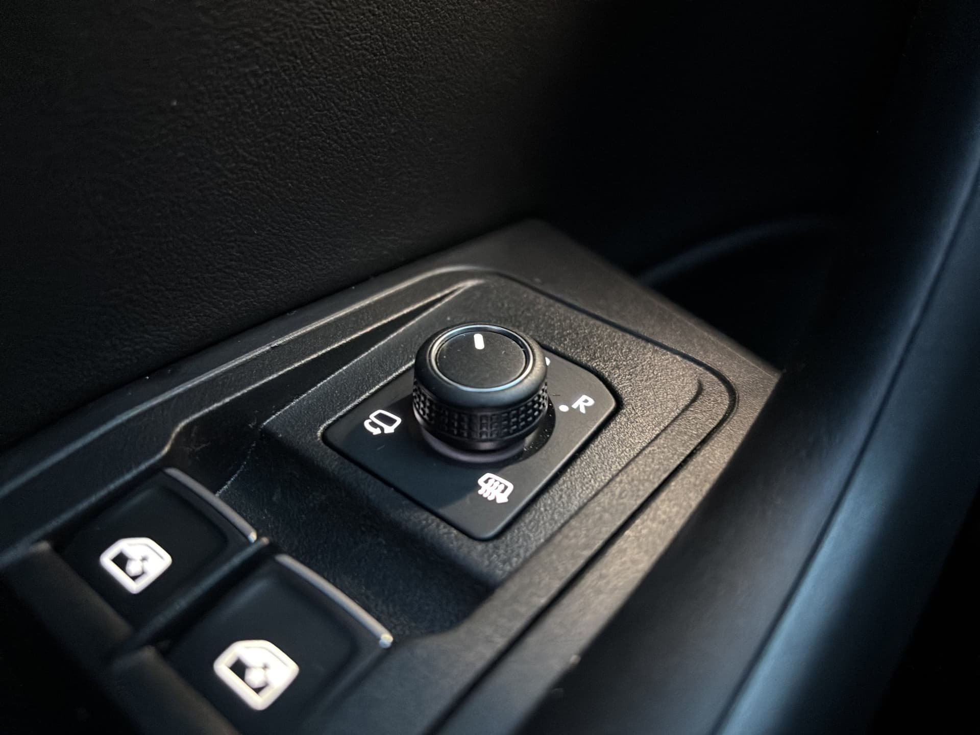 Volkswagen T-Roc 2.0 TDI 150 PS DSG AHK NAVI ACC Kamera Bild 21