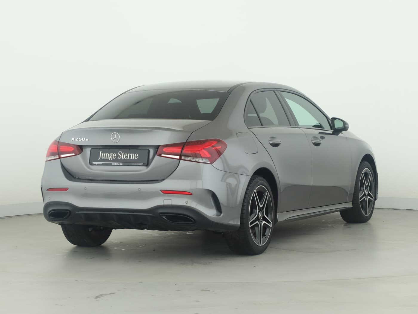 Mercedes-Benz A 250 e Lim Bild 2