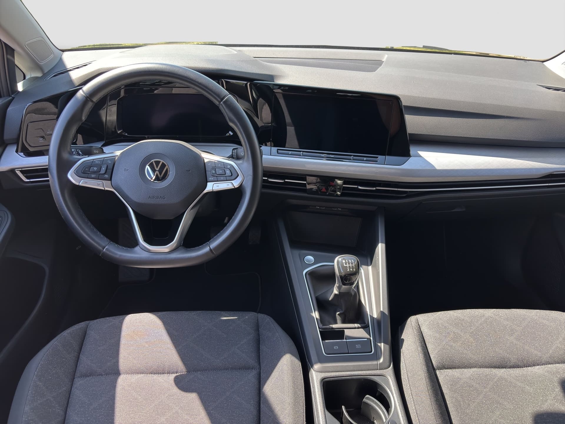 Volkswagen Golf Variant Life 2.0 TDI SCR 85kW 6-Gang 4 Türen Bild 9